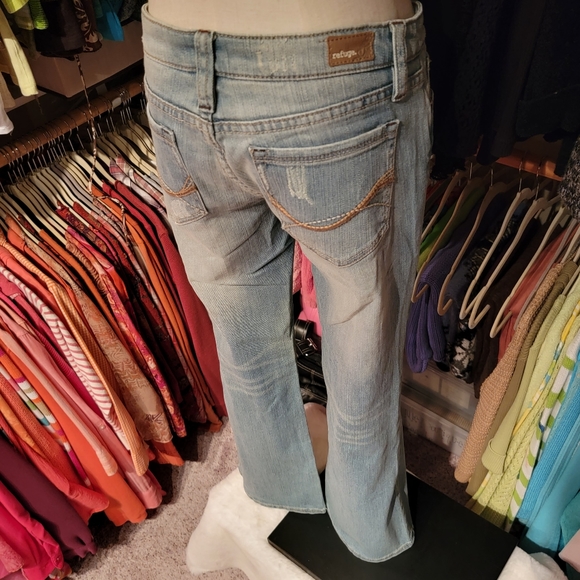 Refuge ♡ Sweet Cute 'n Sexy Denim Faded-Distressed-Embroidered Blue Jeans 7S - Picture 14 of 17